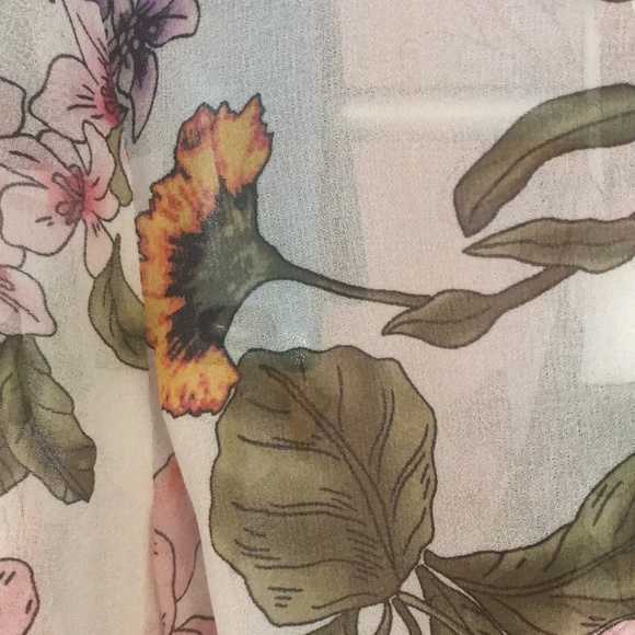 SOLD!!! Guess Flowers blouse built in cami says M runs S - Picture 11 of 17